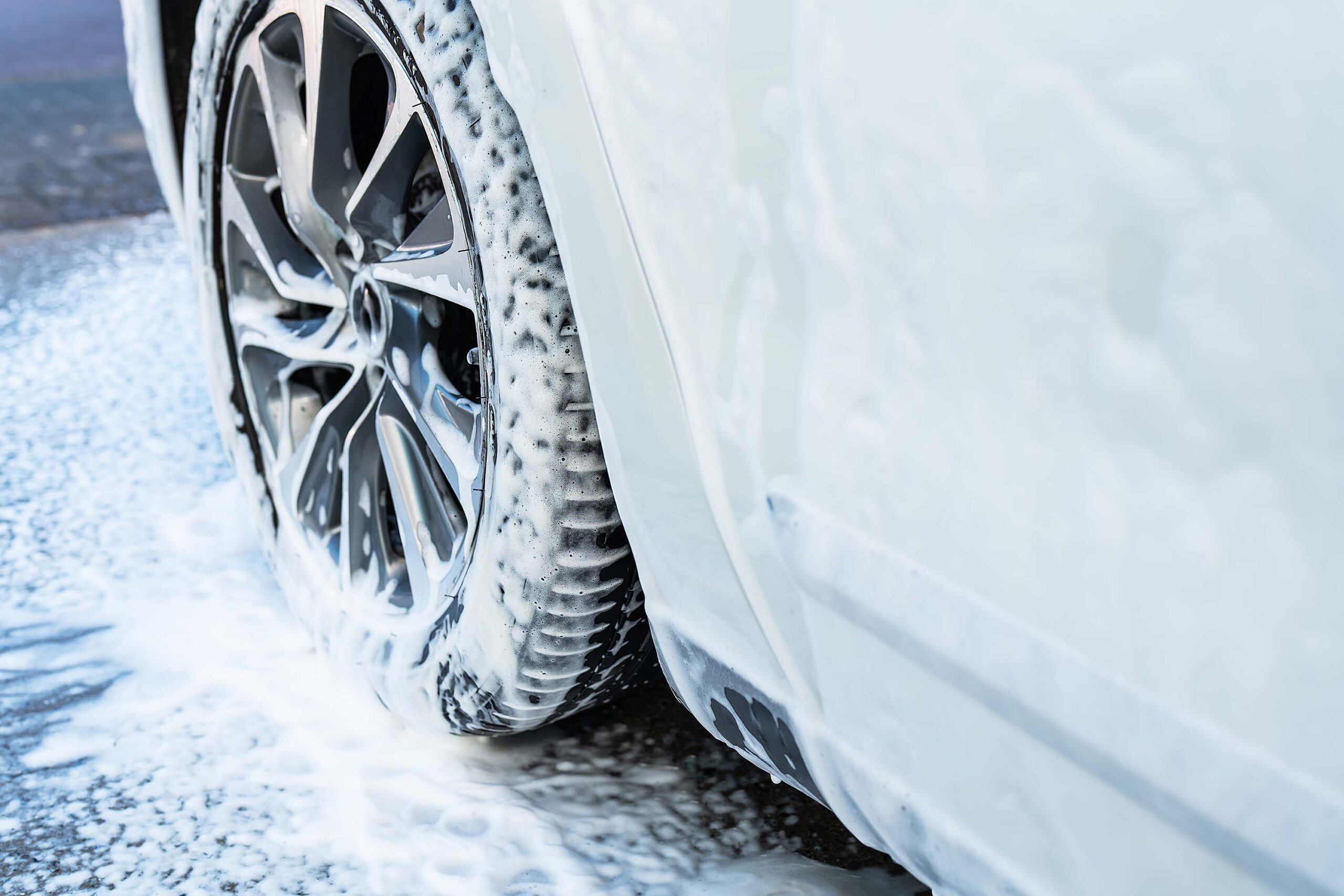 car-wash-white-car