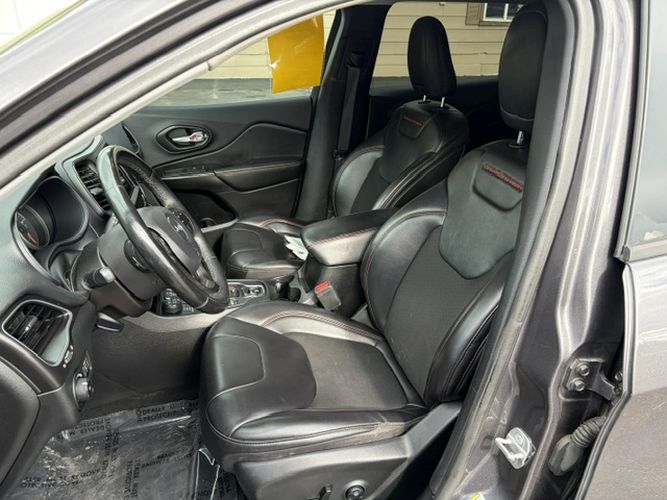 2019 Jeep Cherokee Trailhawk - Photo 11