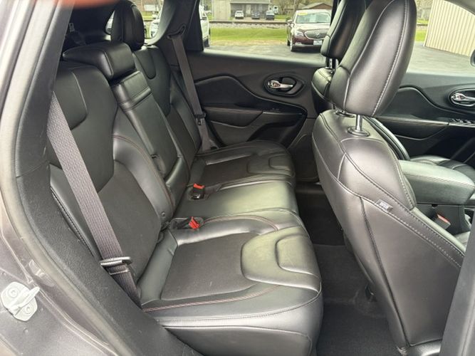 2019 Jeep Cherokee Trailhawk - Photo 13