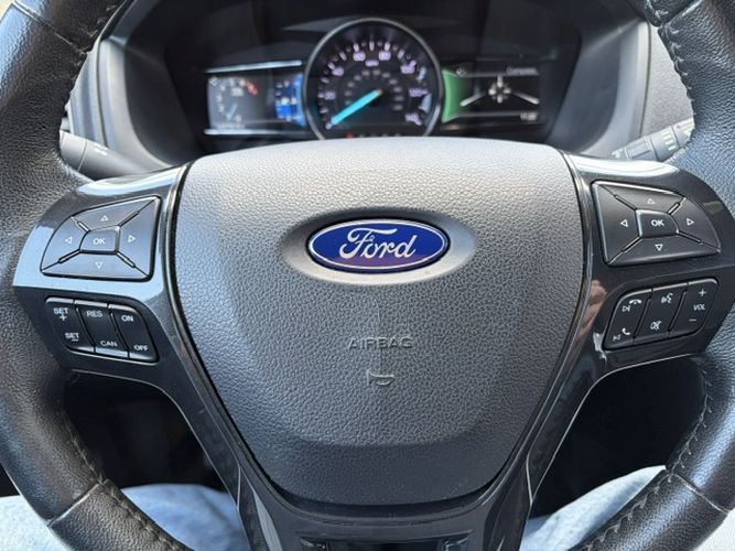 2019 Ford Explorer XLT - Photo 17