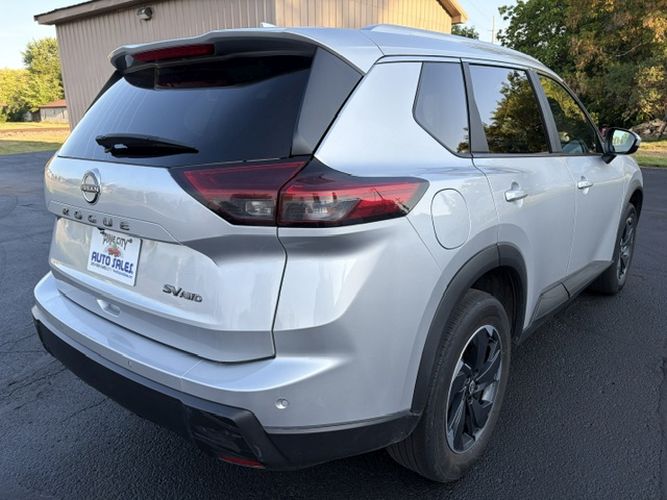 2024 Nissan Rogue SV - Photo 6