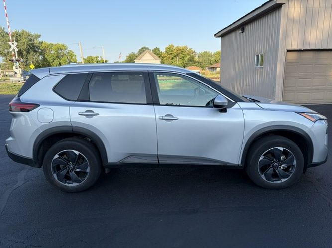 2024 Nissan Rogue SV - Photo 7