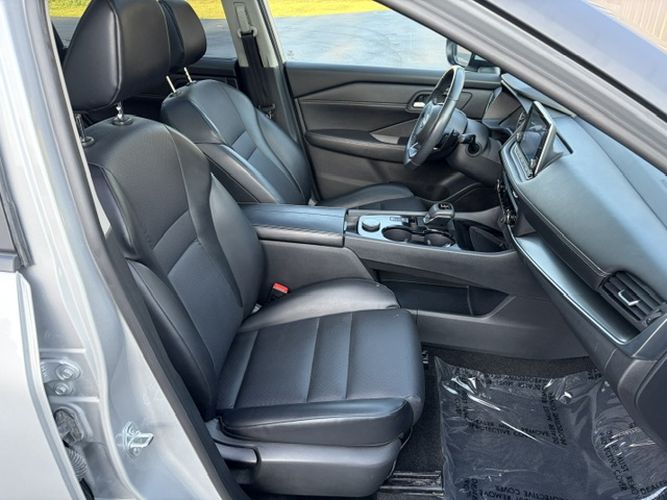2024 Nissan Rogue SV - Photo 14